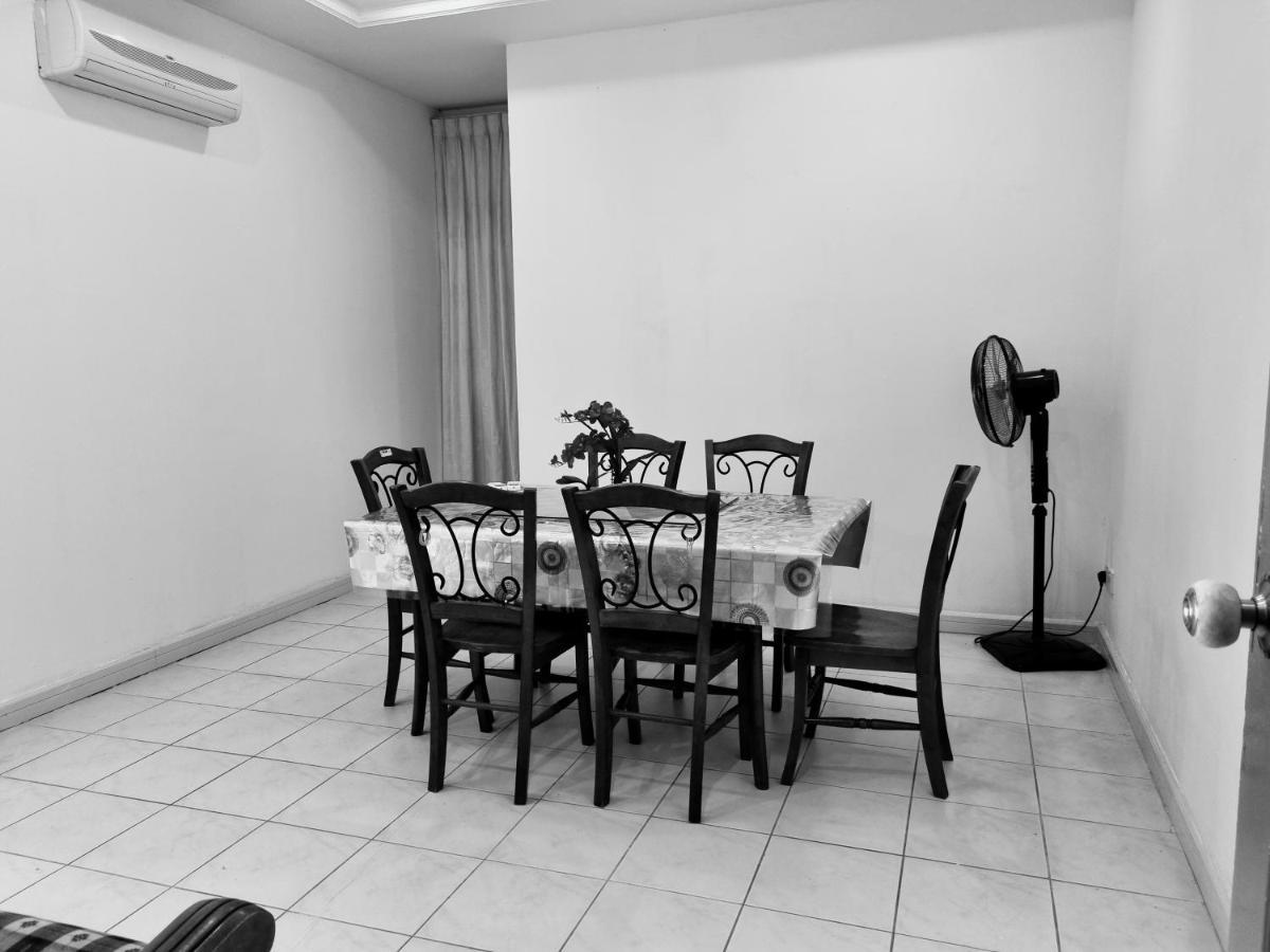 Kenyalang Emerald Riverine Resort Homestay Kuching Exterior photo